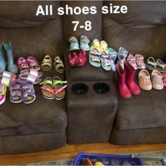 Kids, shoes and clothing - Picture 7 of 16